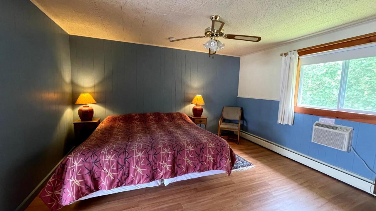 The Riverside Inn ストー エクステリア 写真